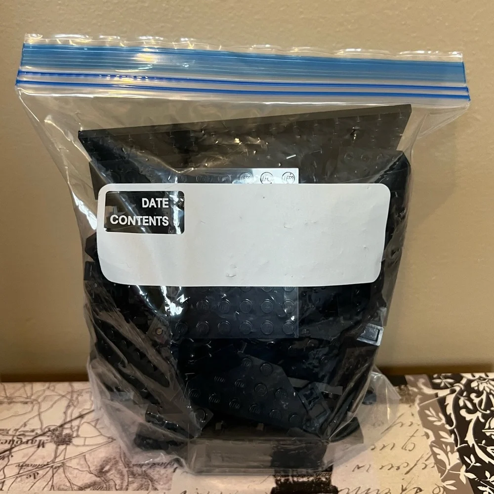 LEGO Small And Medium Building Bricks And Assorted Pieces - Black 11oz